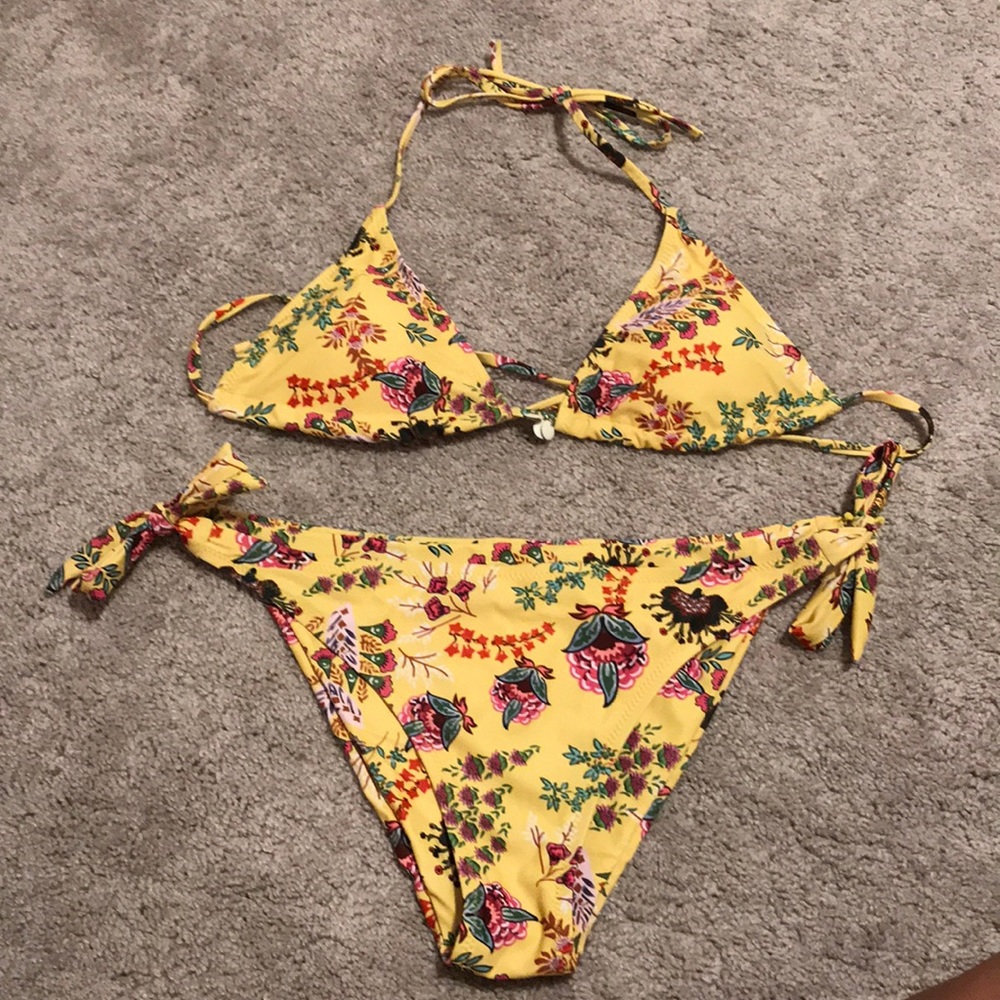 brand new yellow bikini. size L (could fit M)